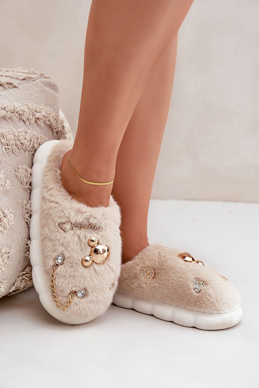  Pantoufles model 204957 Step in style 