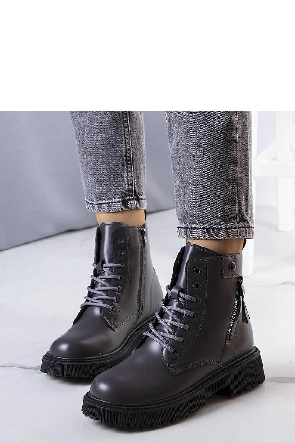  Bottes model 205885 Solea 
