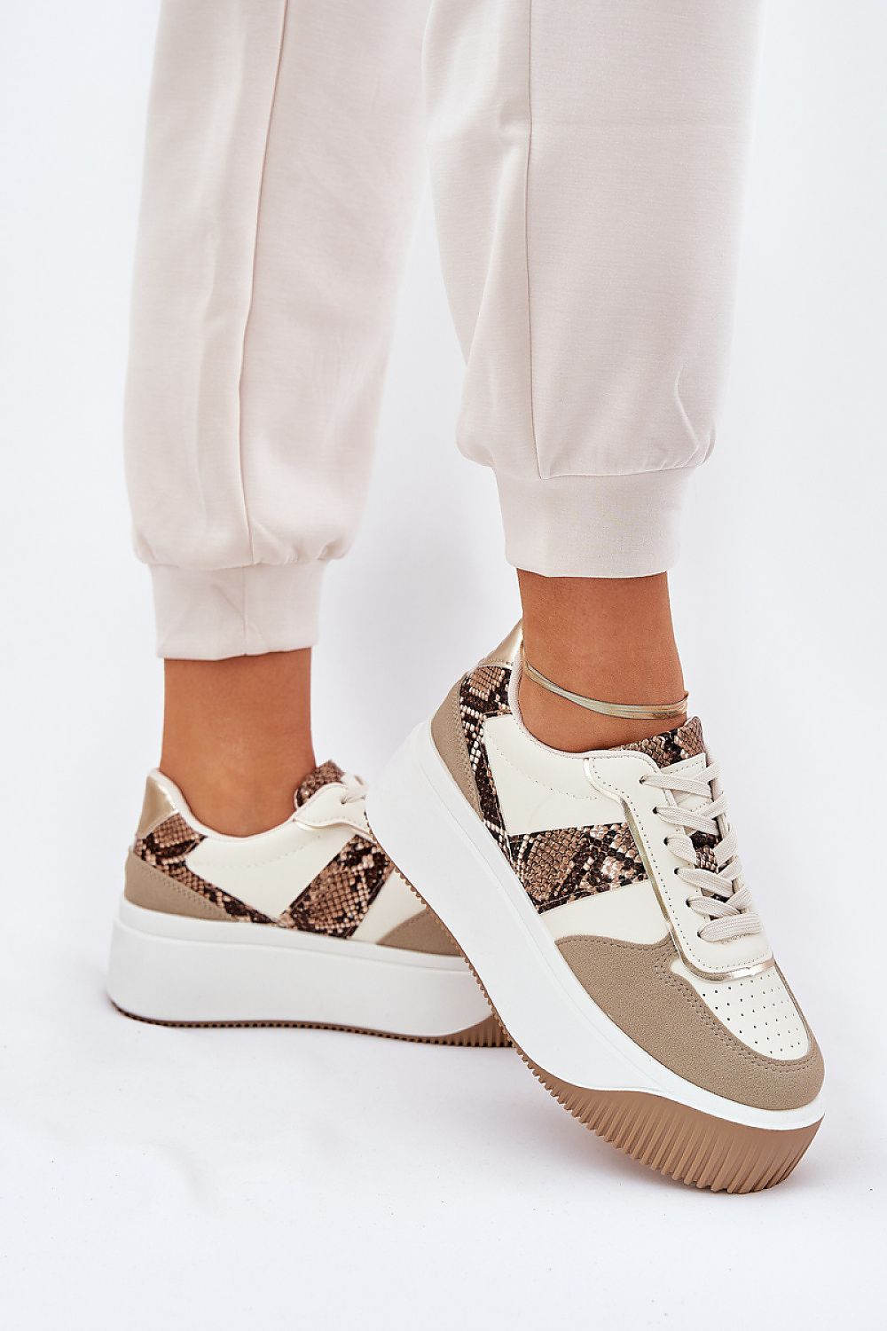  Chaussures de sport model 209800 Step in style 