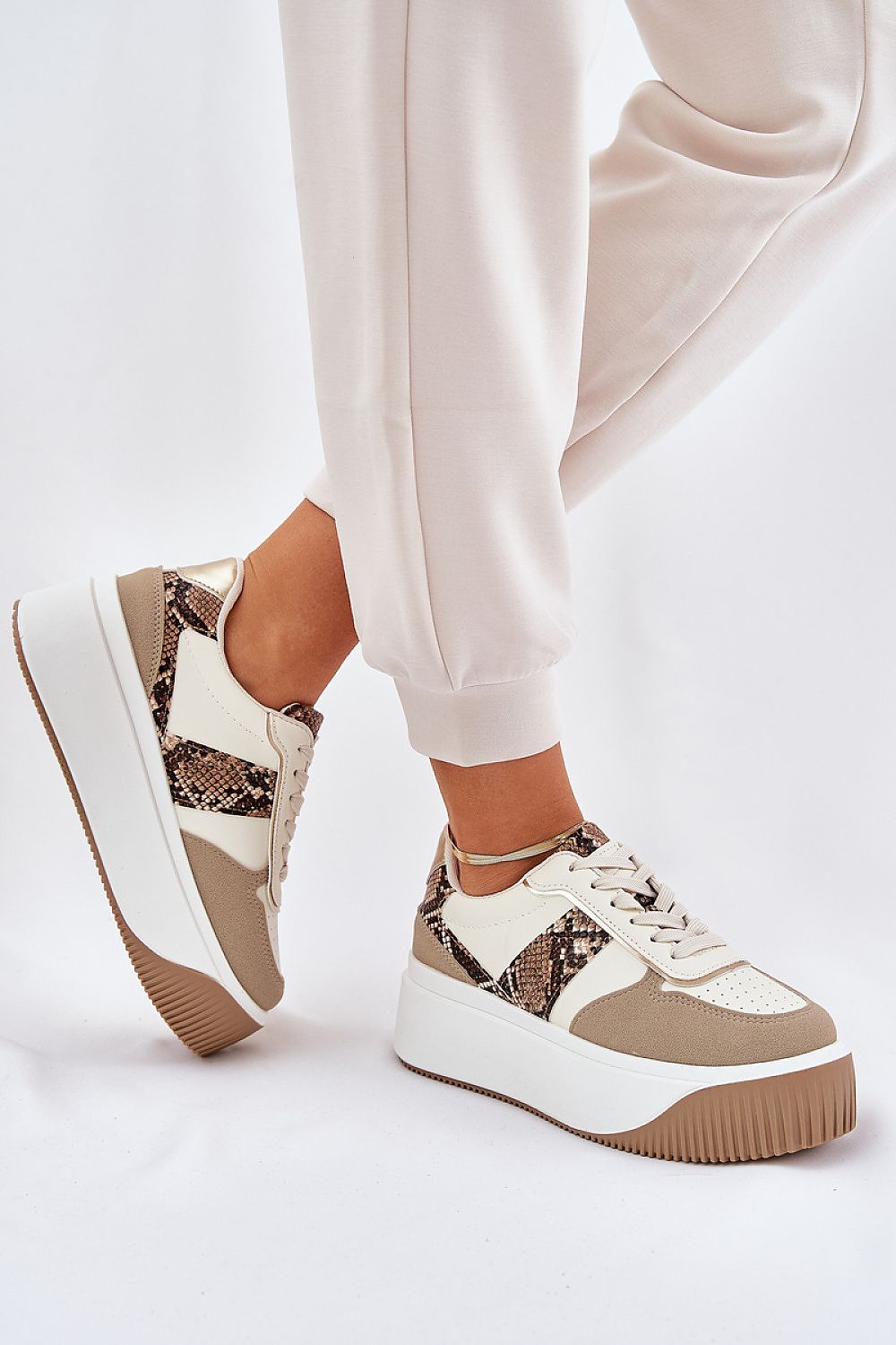  Chaussures de sport model 209800 Step in style 