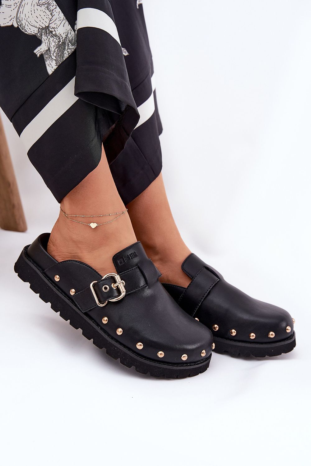  Clacquettes model 211678 Step in style 