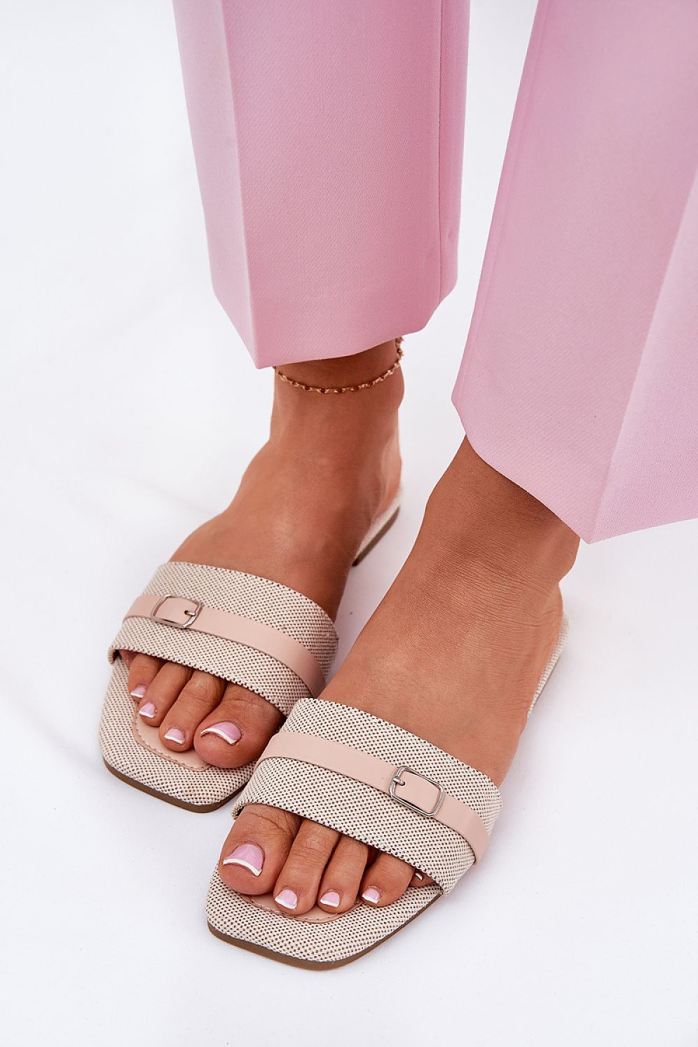  Clacquettes model 211699 Step in style 