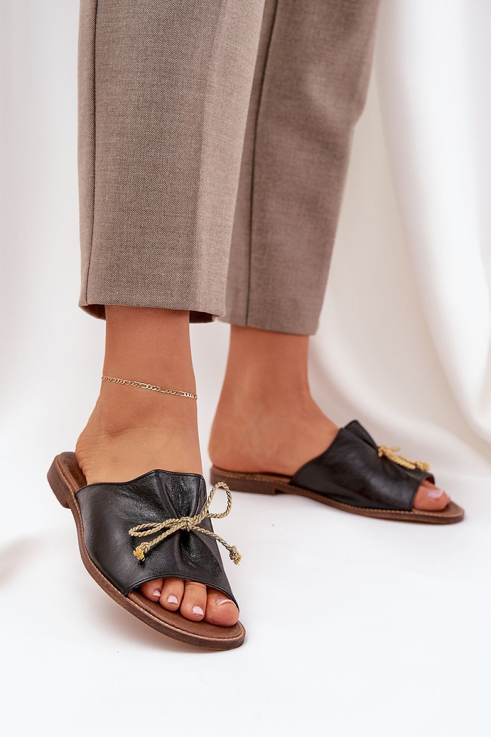  Clacquettes model 211971 Step in style 