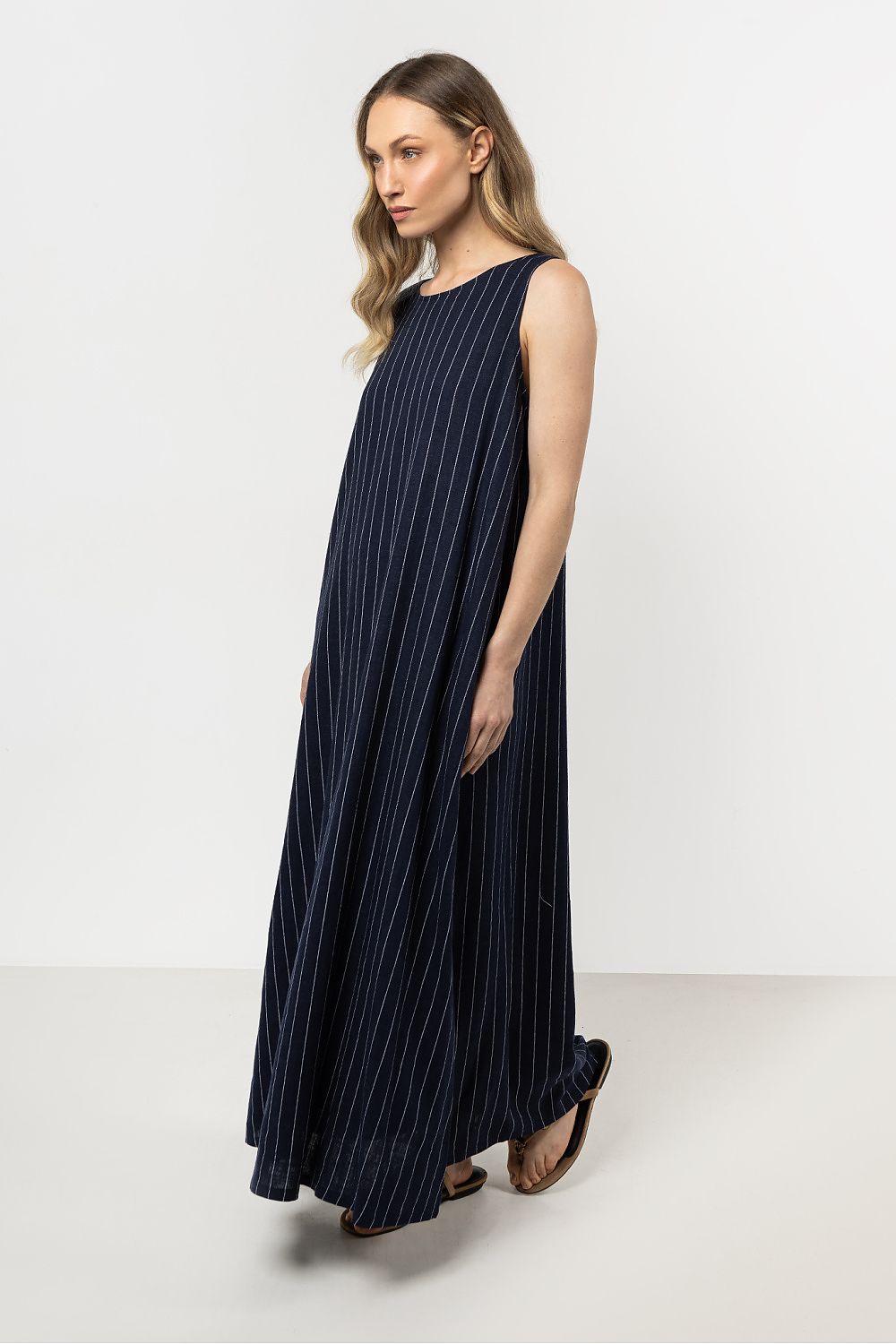  Robe de jour model 212181 awama 