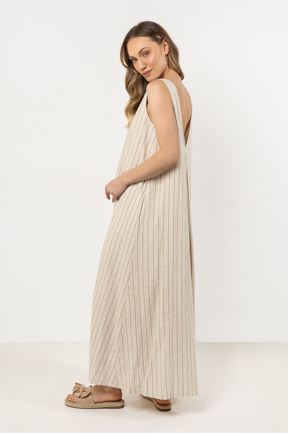  Robe de jour model 212182 awama 