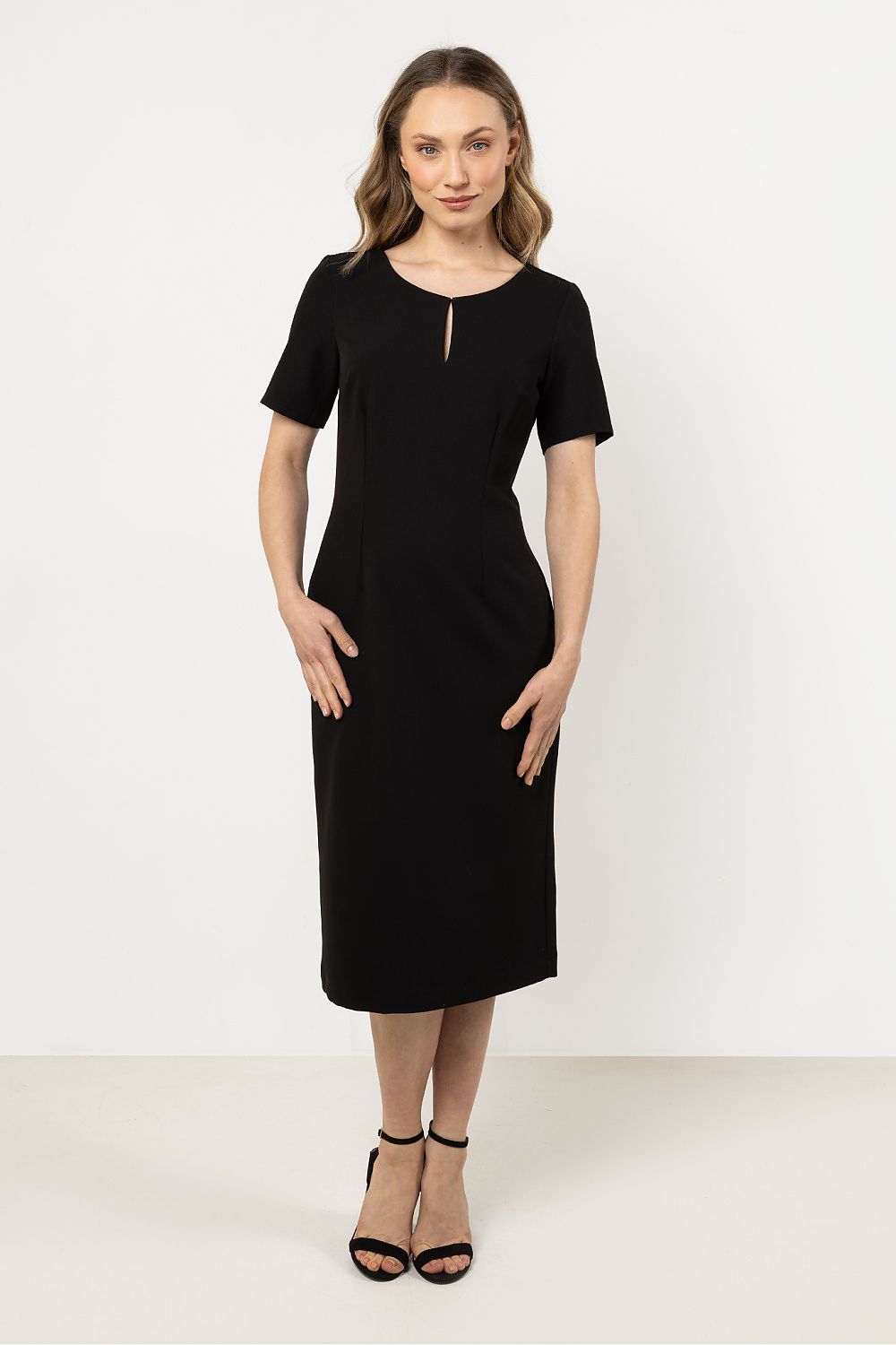  Robe de jour model 212249 awama 
