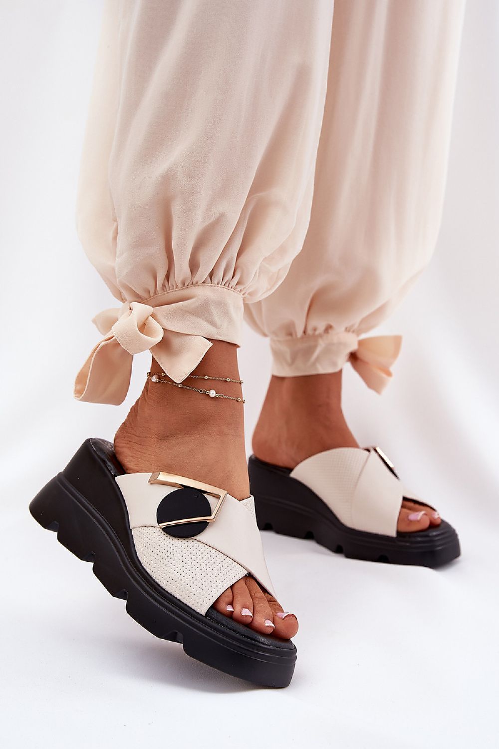  Cothurnes model 212347 Step in style 