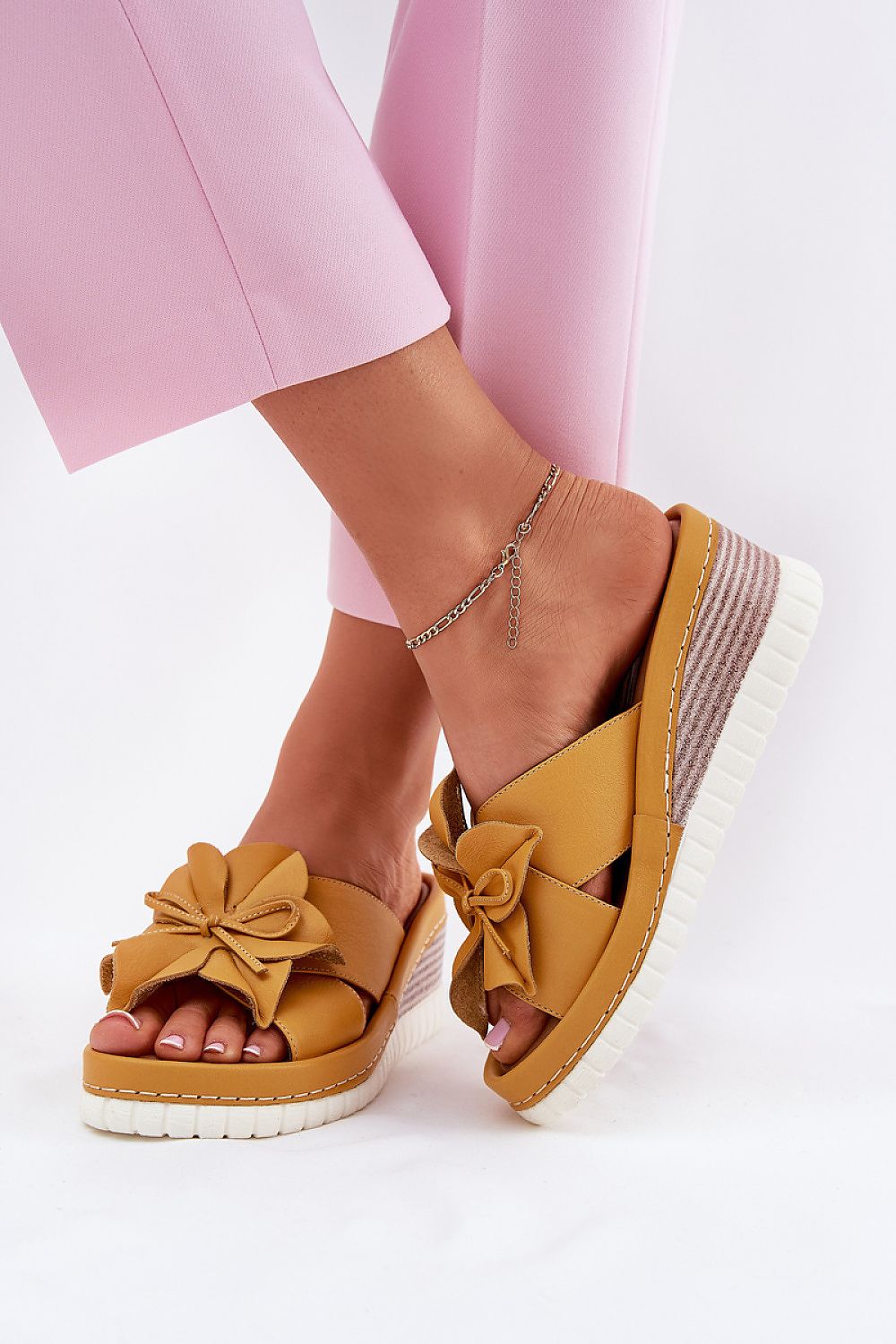  Cothurnes model 212705 Step in style 