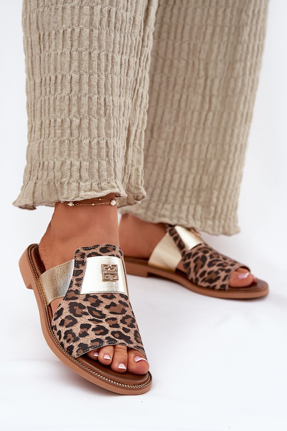  Clacquettes model 213180 Step in style 
