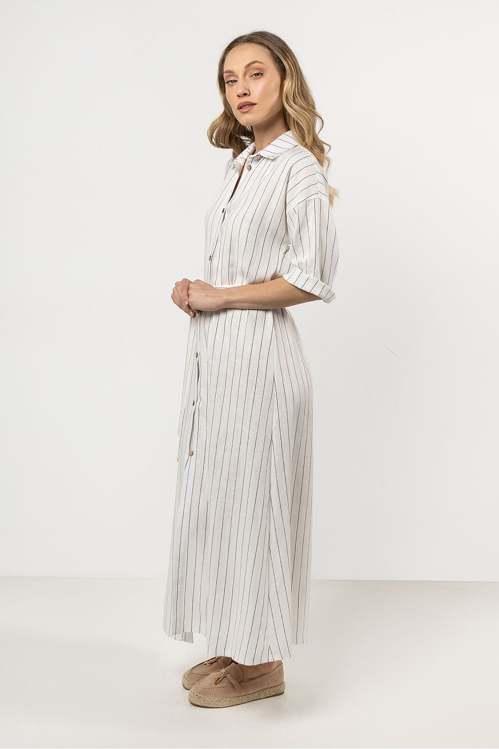  Robe de jour model 213970 awama 