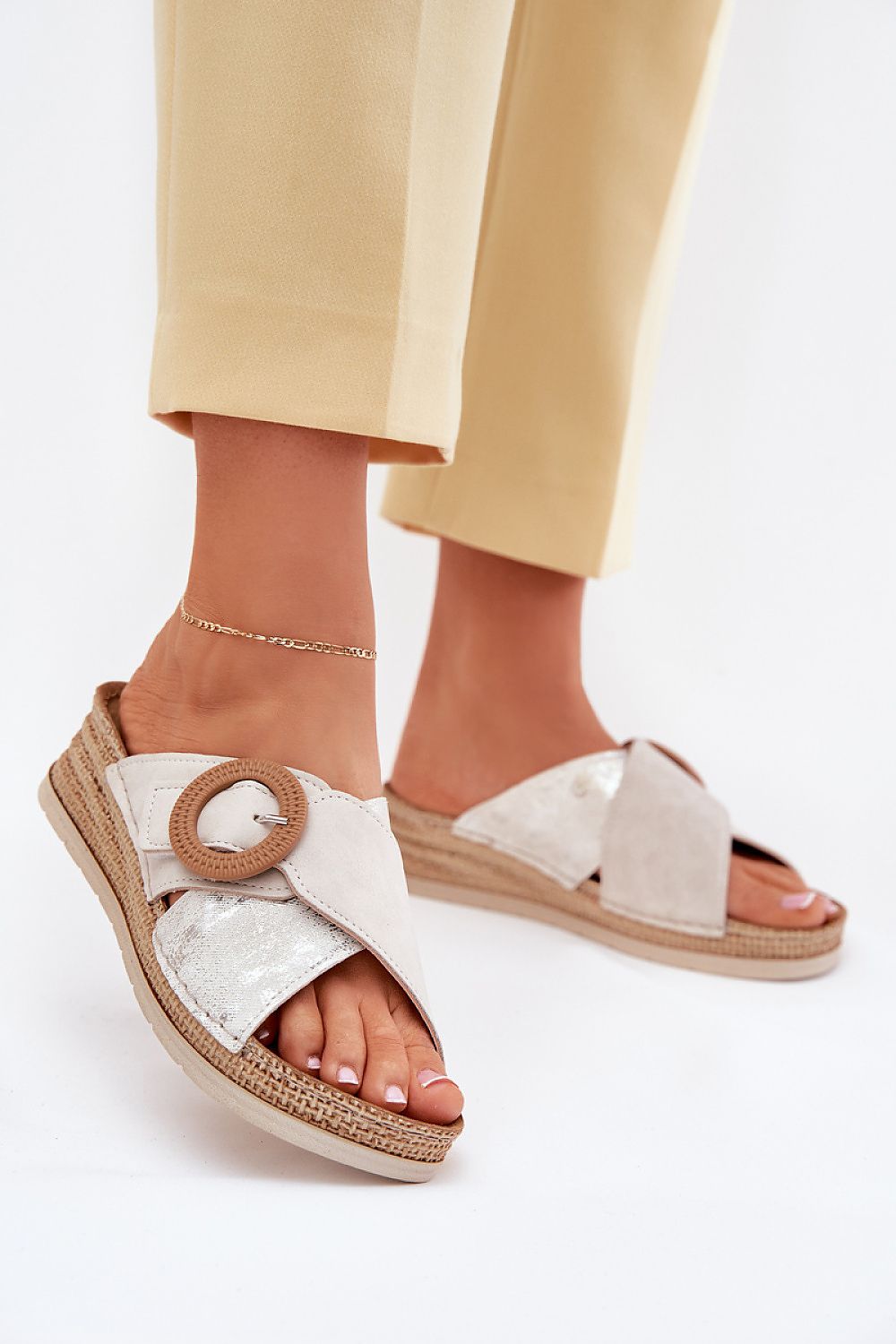  Clacquettes model 214734 Step in style 