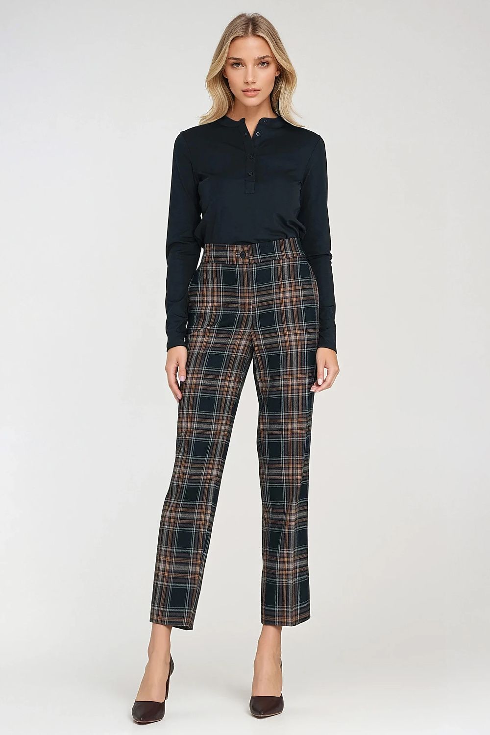  Pantalon femme model 218895 Nife 