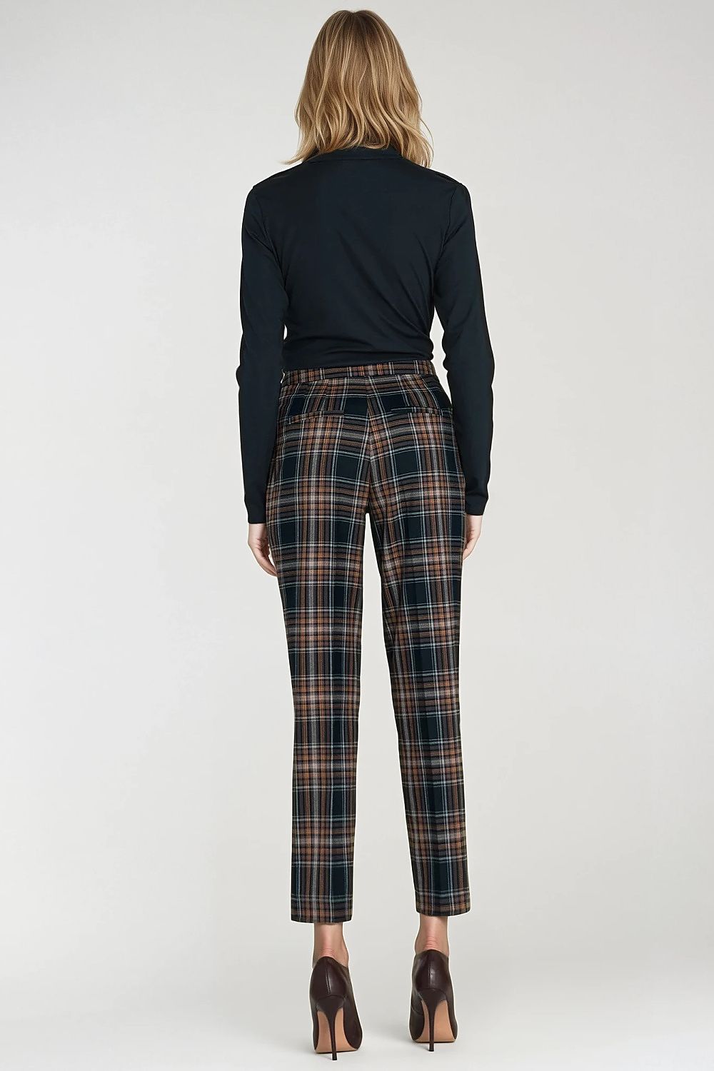  Pantalon femme model 218895 Nife 