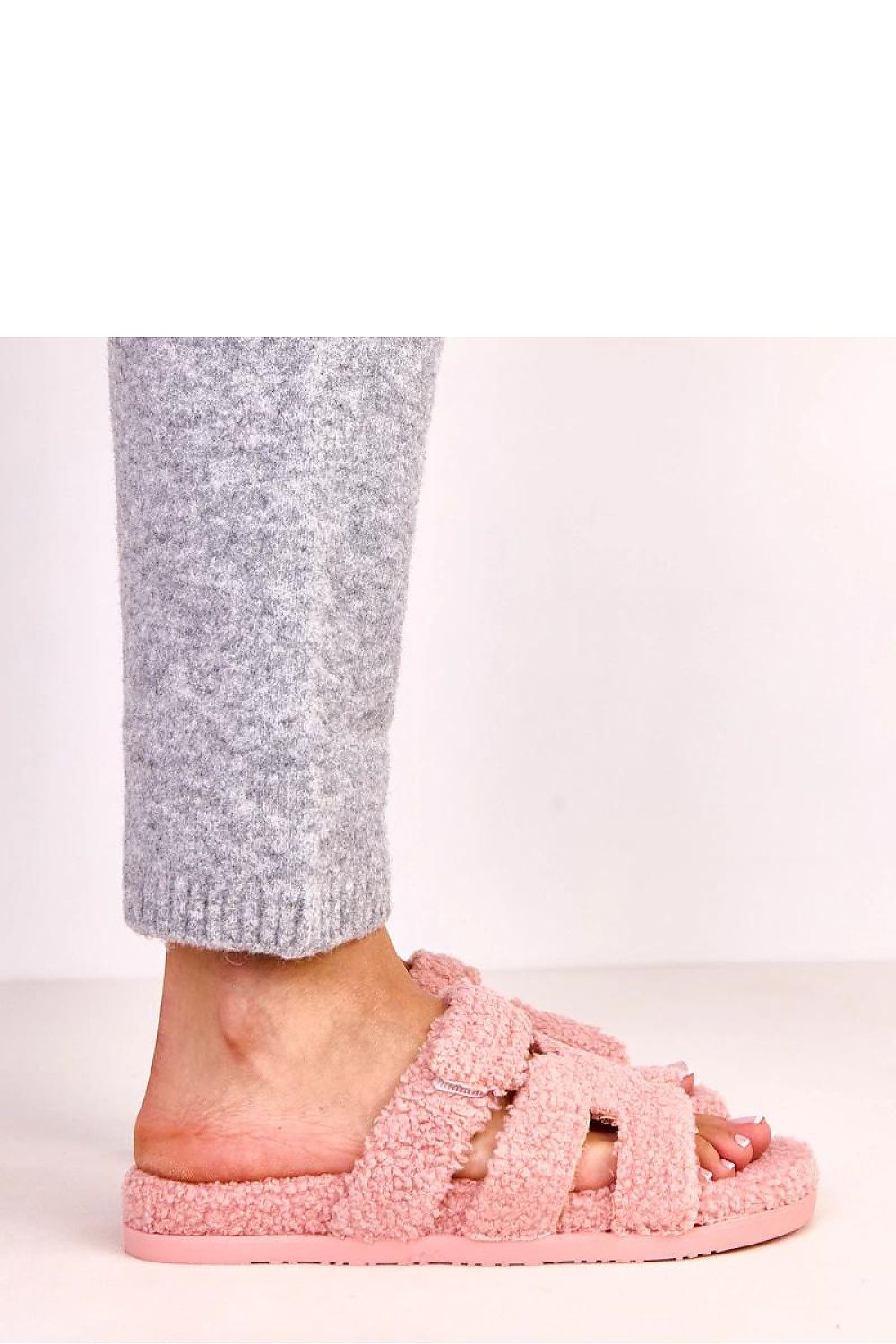  Pantoufles model 223137 Solea 