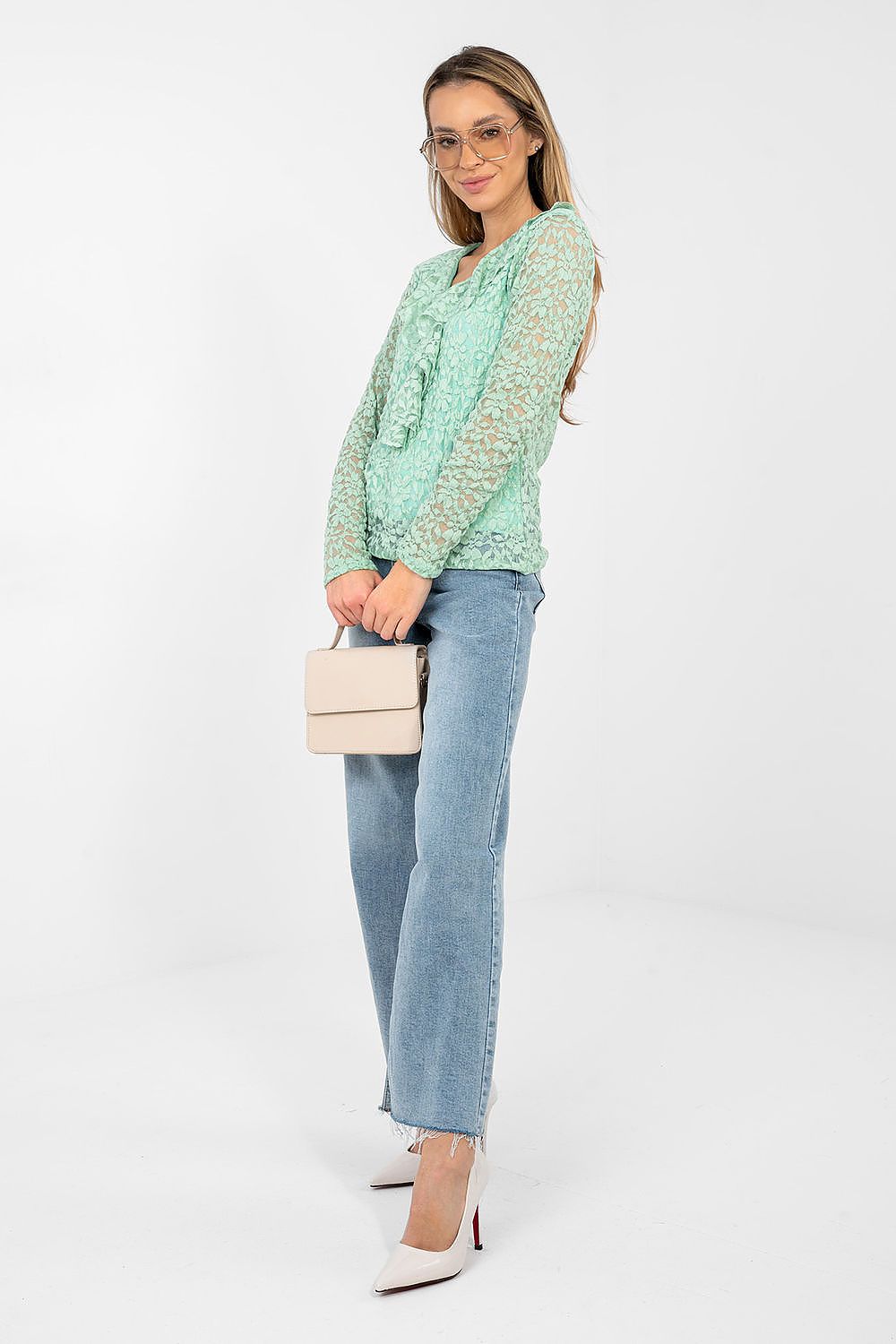  Blouse en dentelle model 223839 Rue Paris 