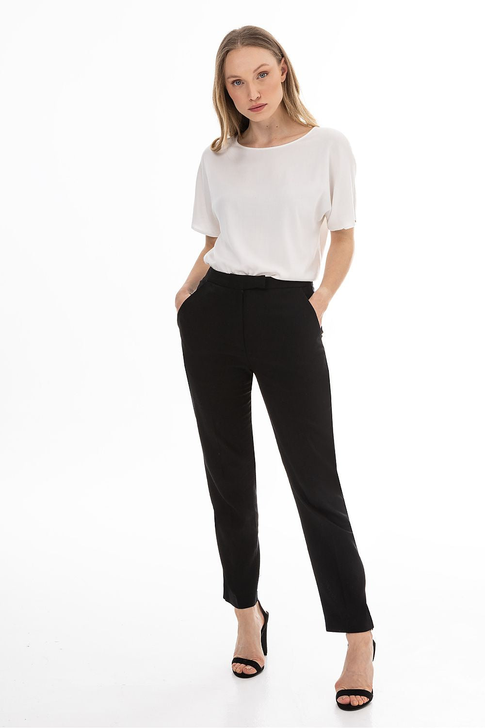  Pantalon femme model 225297 awama 