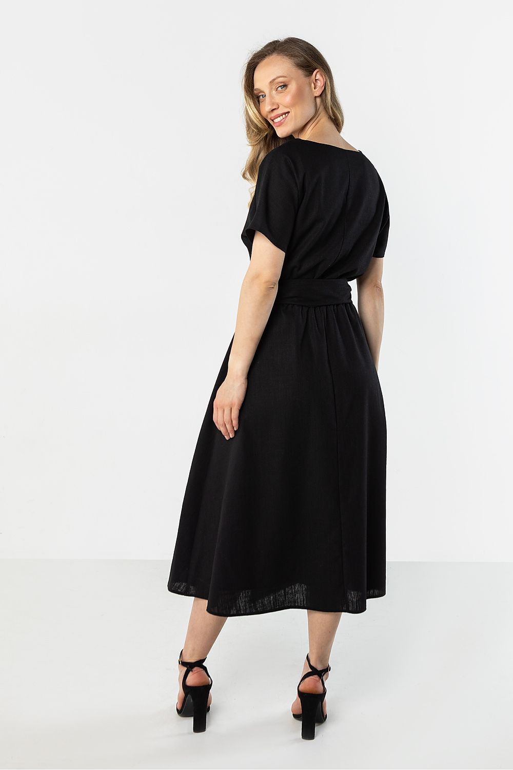  Robe de jour model 225308 awama 
