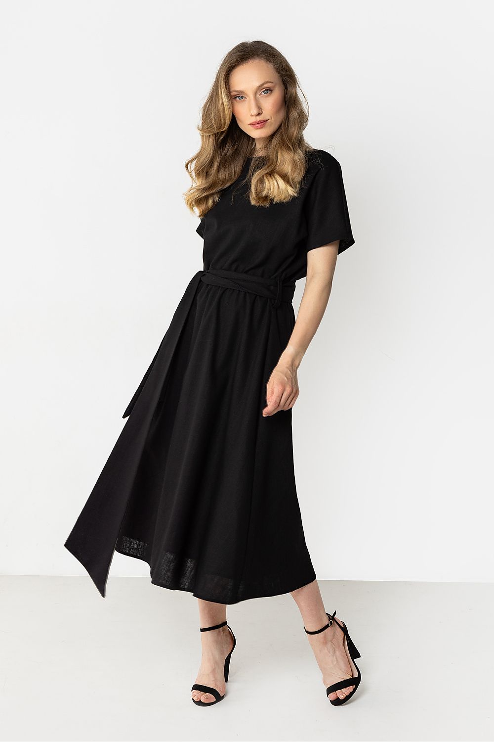  Robe de jour model 225308 awama 