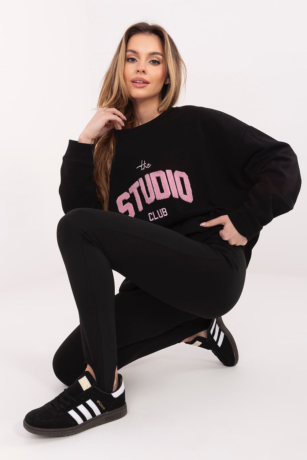  Sweatshirt model 225474 Relevance 
