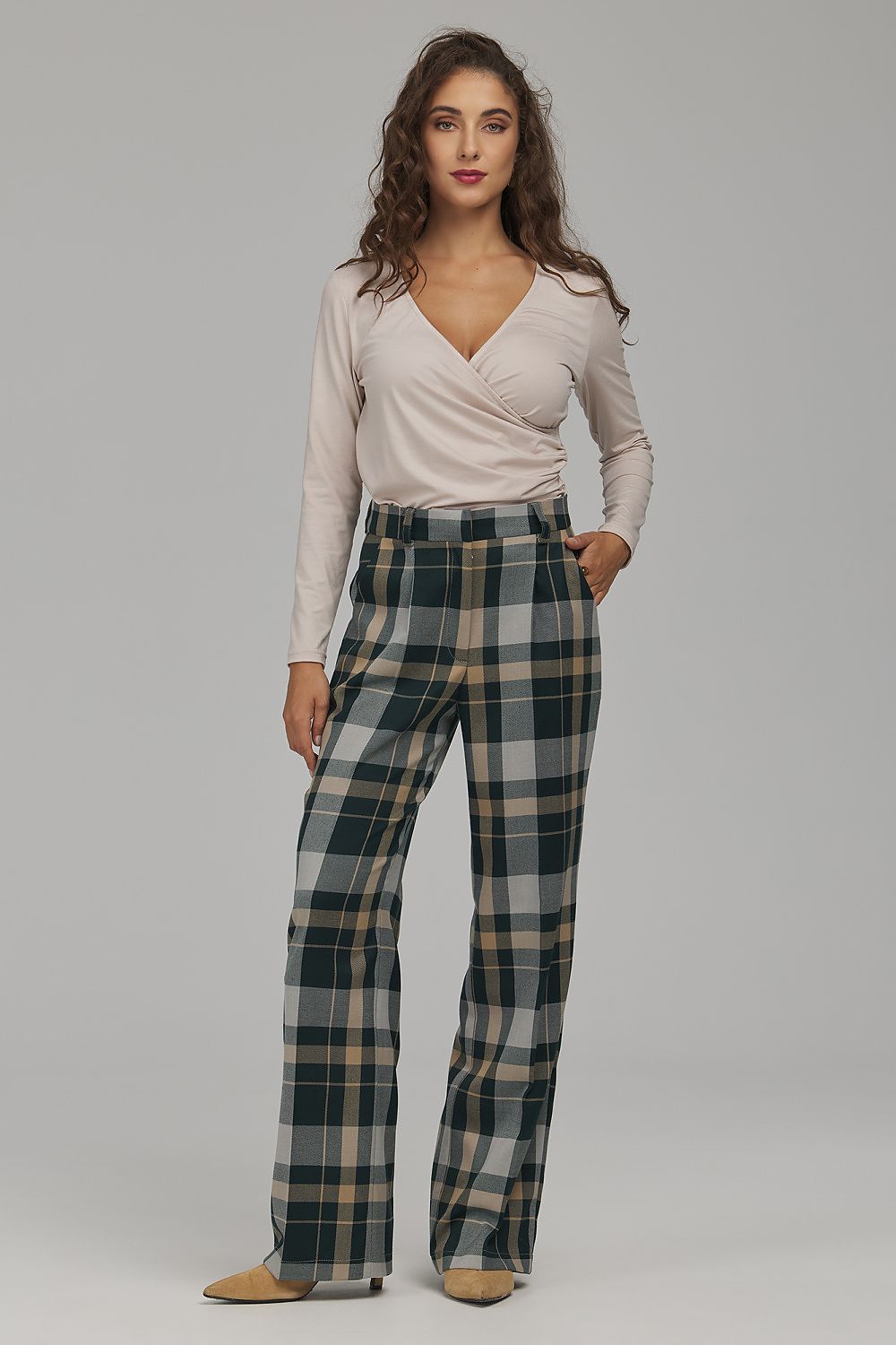  Pantalon femme model 231342 Nife 