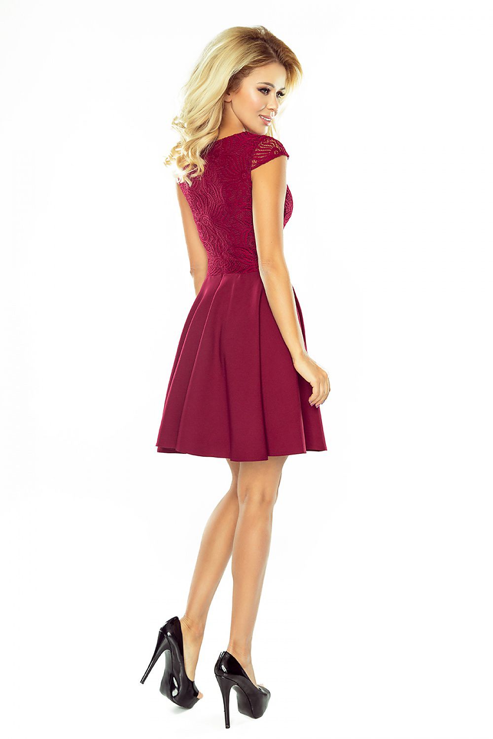 Robe de soirée model 108606 Numoco 