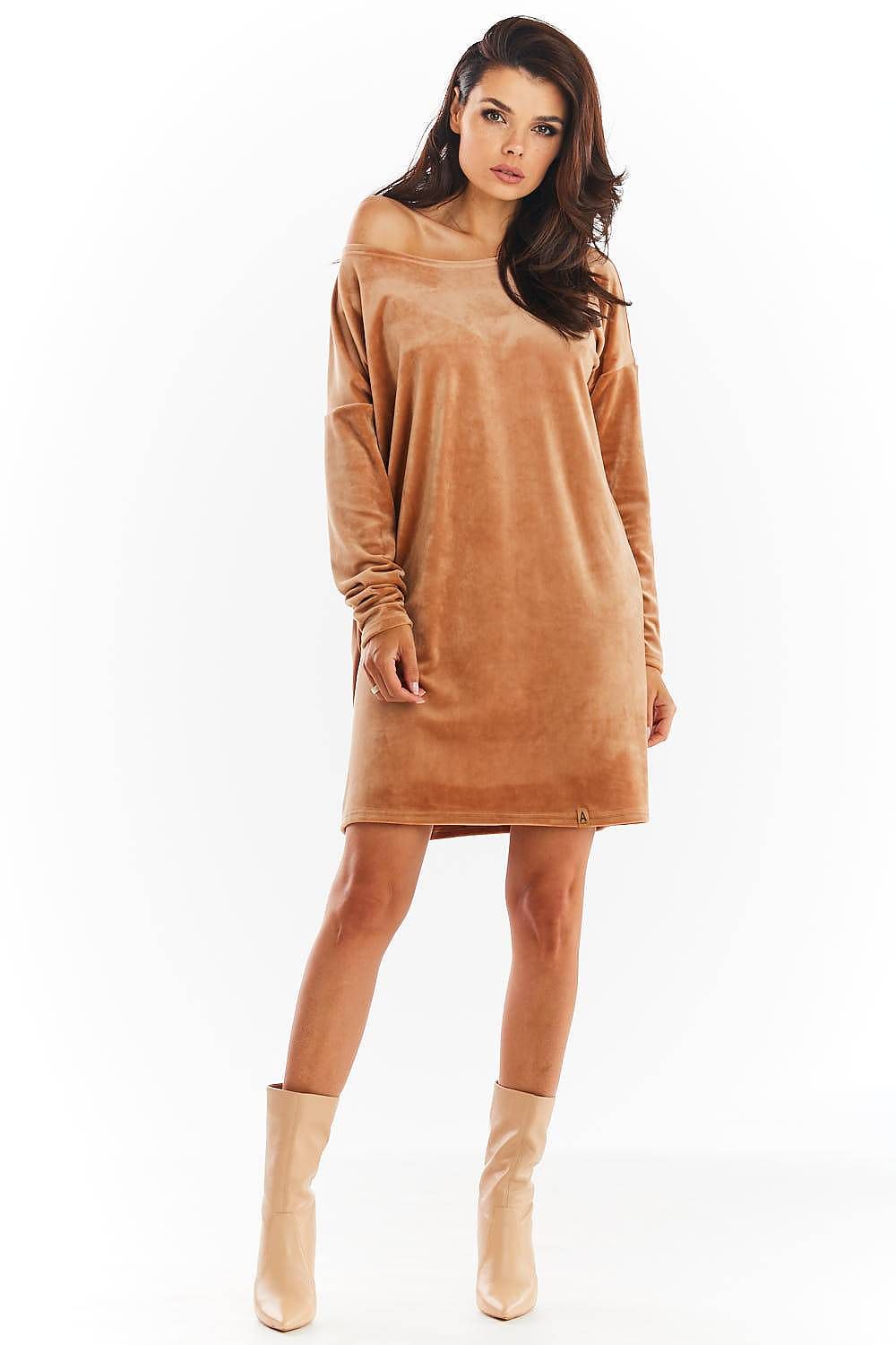  Robe de jour model 149795 awama 