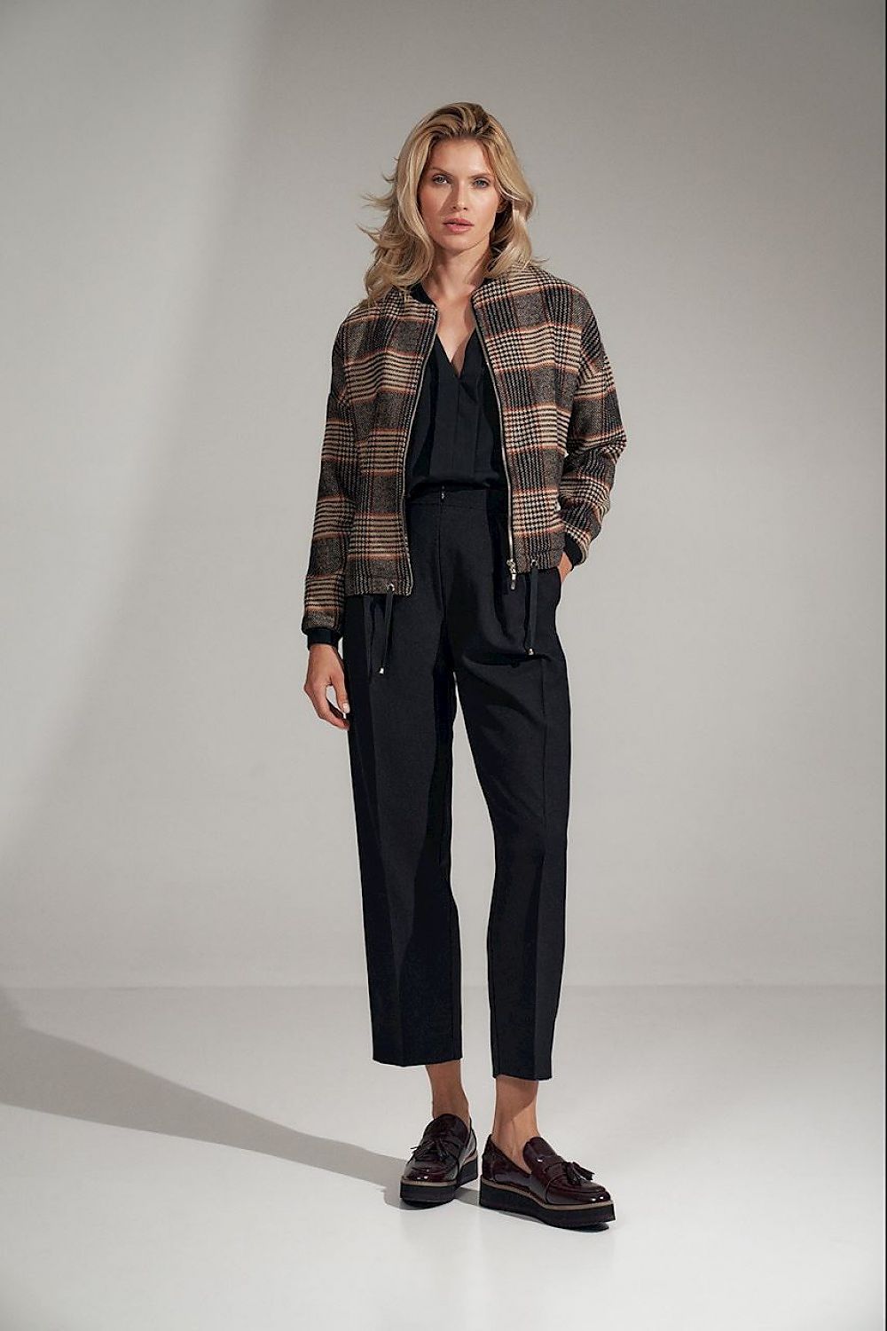  Pantalon femme model 150792 Figl 
