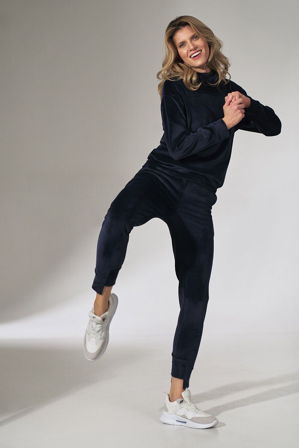  Pantalon survêtement model 151805 Figl 