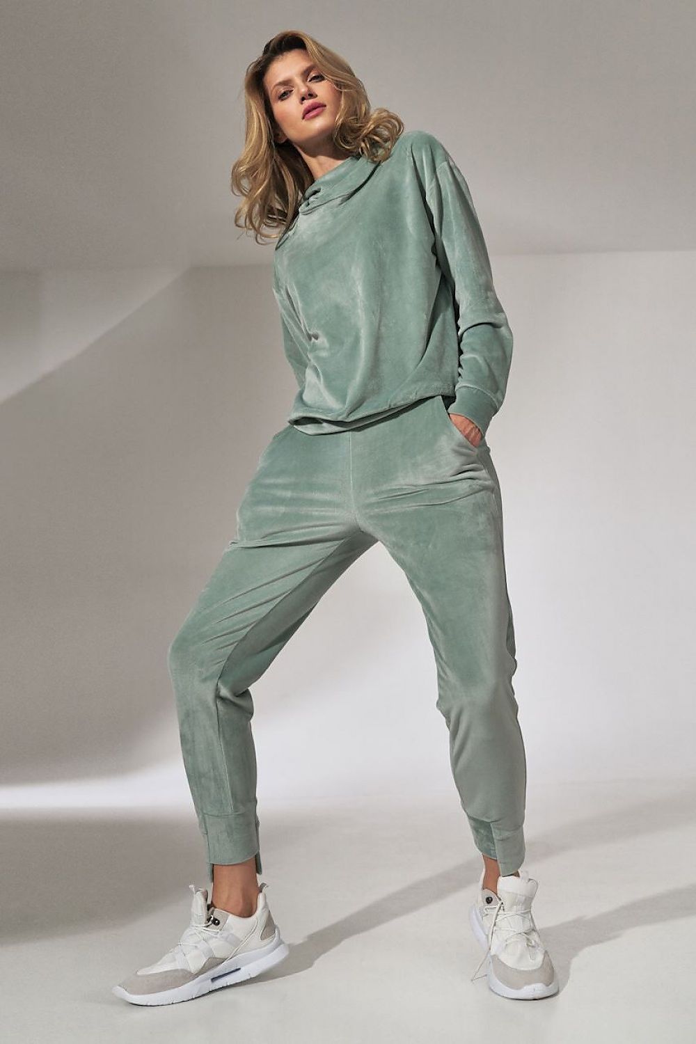  Pantalon survêtement model 151806 Figl 