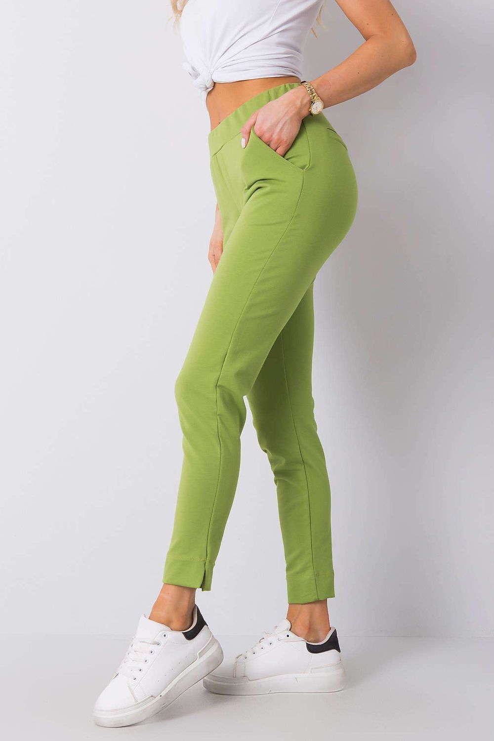  Pantalon survêtement model 166239 BFG 