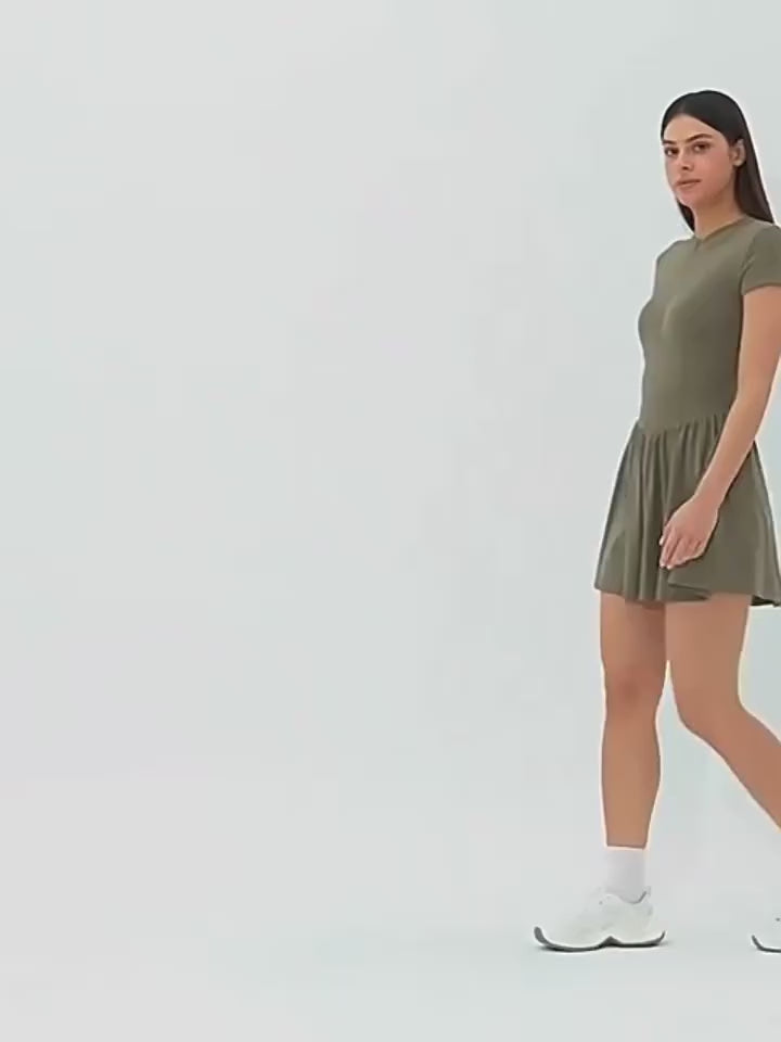 Tenue de tennis une pièce avec short à séchage rapide pour femmes